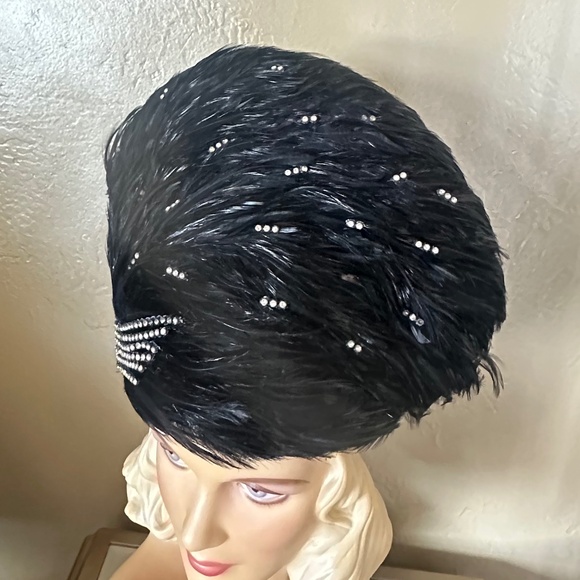 SUPERB 1970s\' NWT BLACK FEATHER HAT WITH RHINESTONE TRIM main image 5